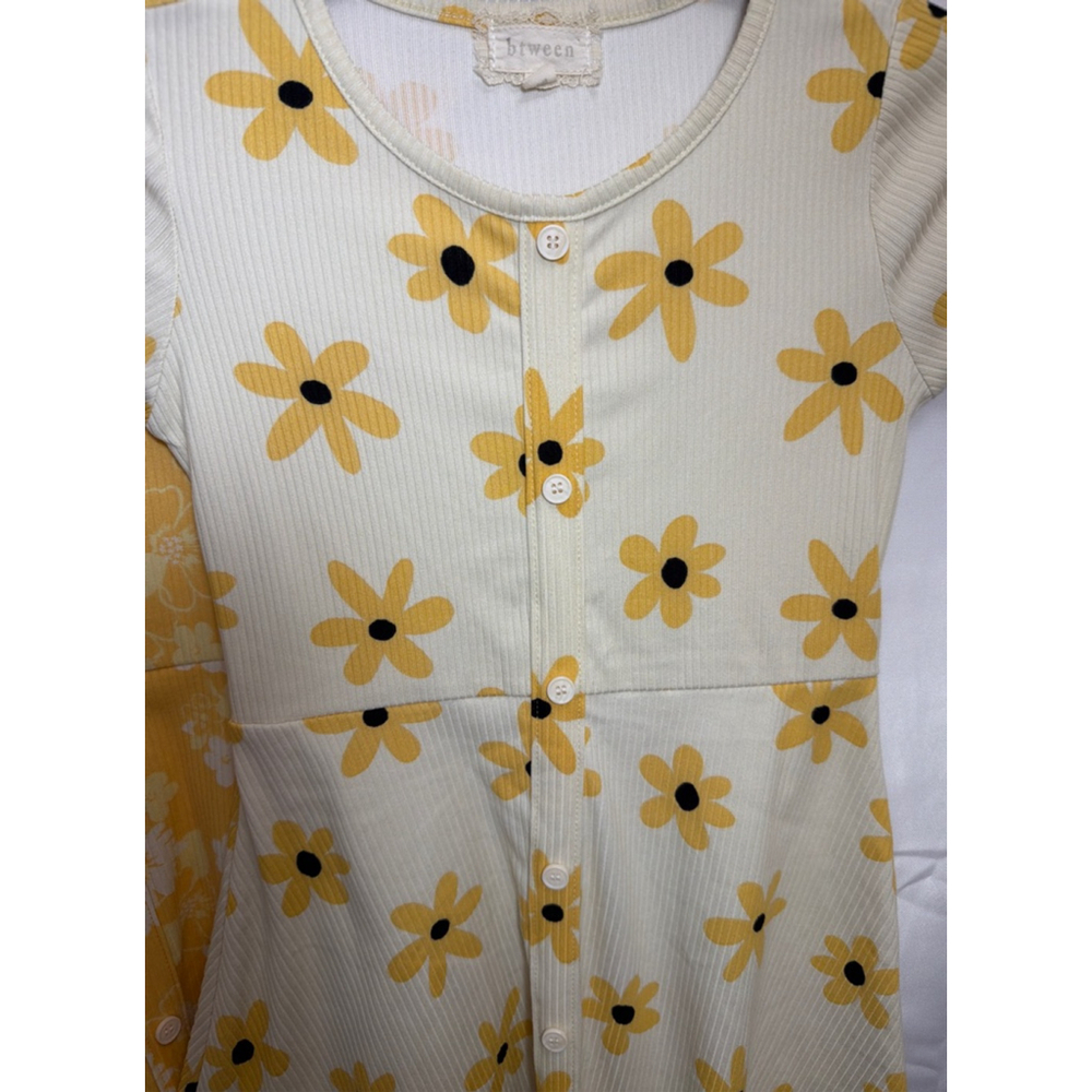 Girls Btween Pair of Casual Swing Skater Dresses Yellow Floral Daisy Size 8 - Picture 2 of 6